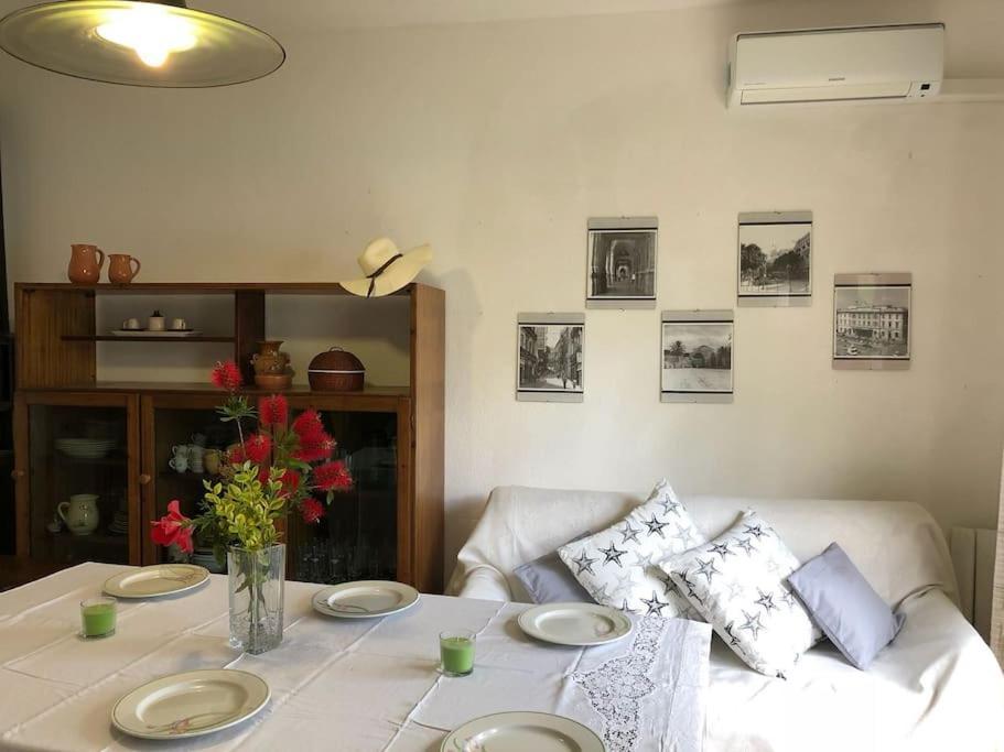Una finestra sul mare Santa Margherita di Pula Esterno foto